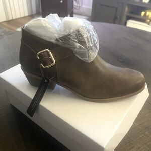 Attletefit Chunky Booties